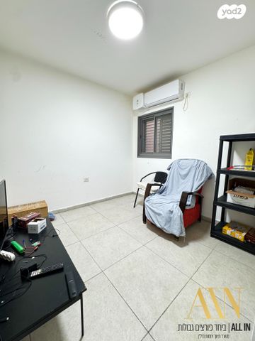 דירת גן, הרבי מלובאוויטש 19, השחר, דימונה