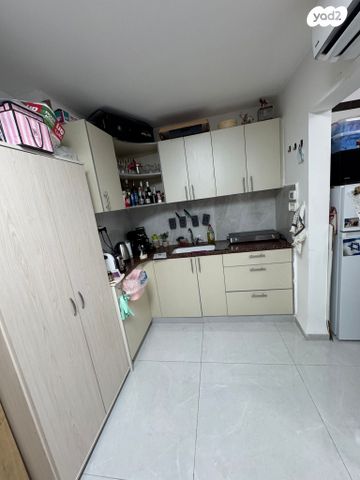 דירה, יהודה בורלא, צור שלום, קרית ביאליק