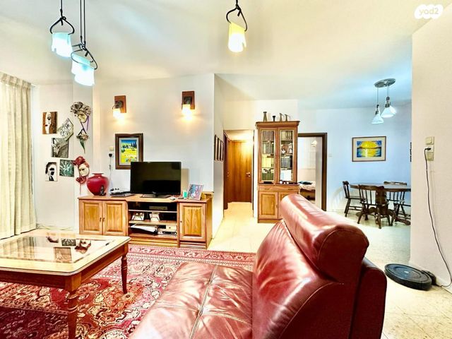 דירה, נאות רחל, חולון