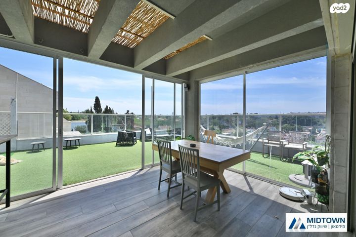 דופלקס, אוסטרובסקי, כפר סבא