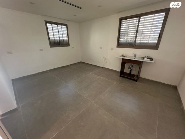 בית פרטי/ קוטג', דרך העצמאות, גבעת הפרחים, בנימינה גבעת עדה