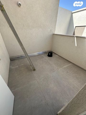 בית פרטי/ קוטג', דרך העצמאות, גבעת הפרחים, בנימינה גבעת עדה