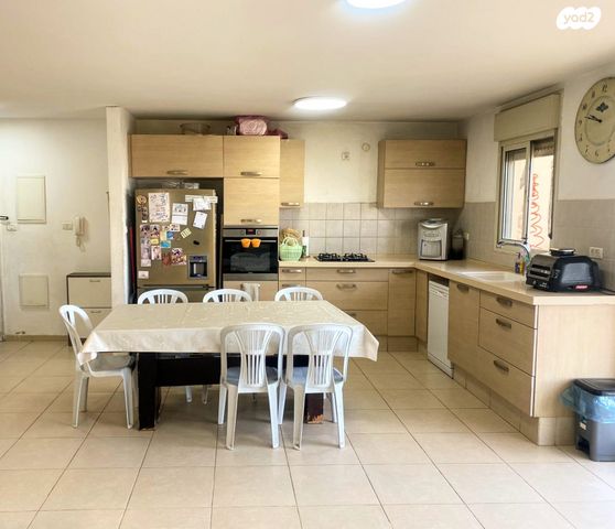 דירה, גבעת טל, אלפי מנשה