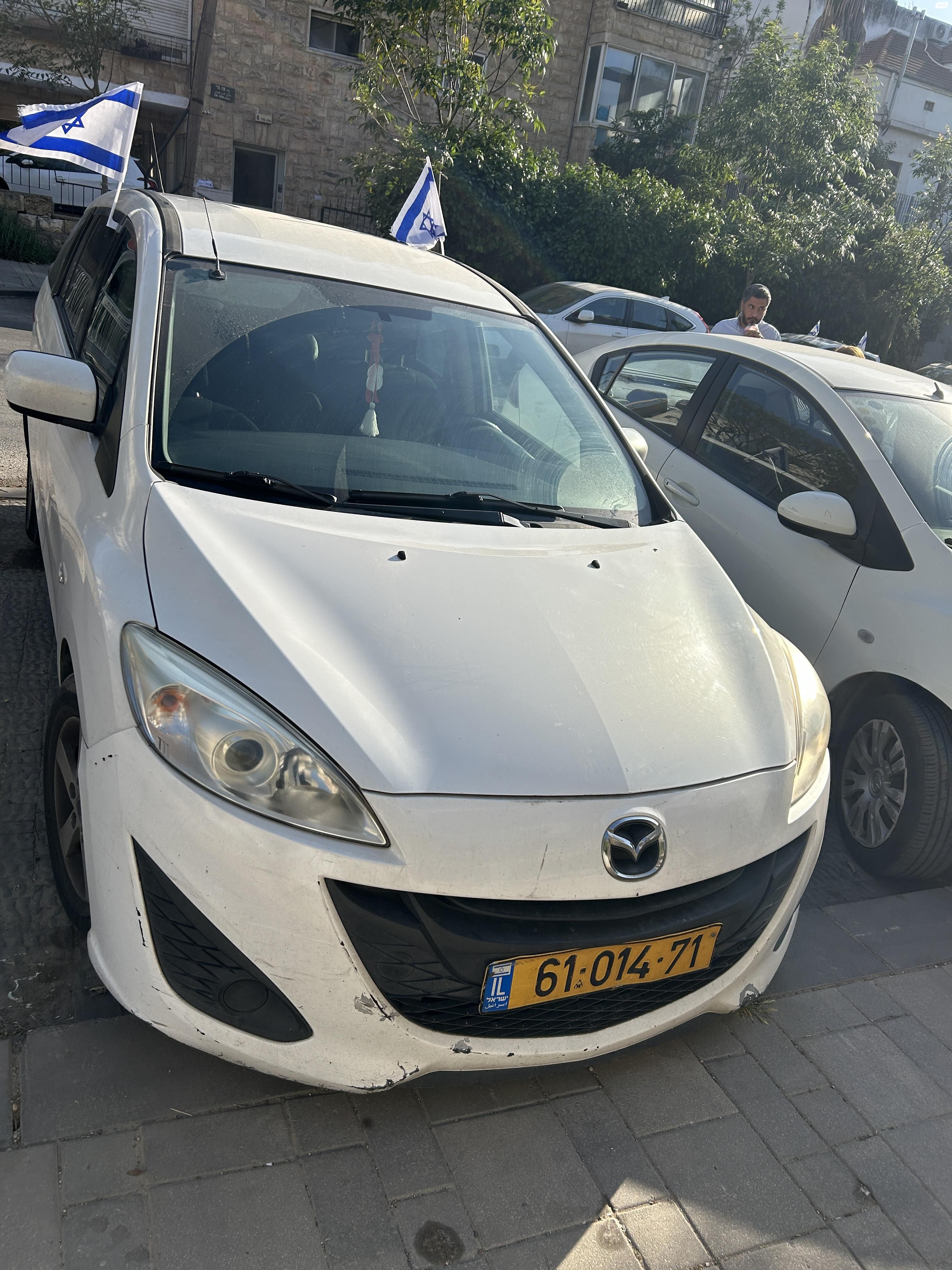 מודעת רכב מאזדה 5
