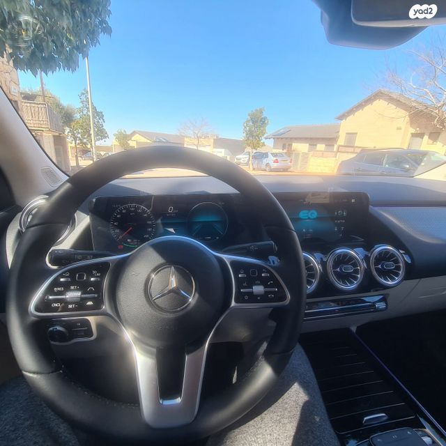 מרצדס-בנץ EQA