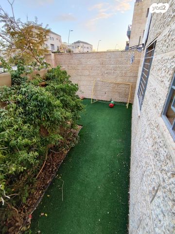 דירת גן, שלדג 2, סנסן, צור הדסה