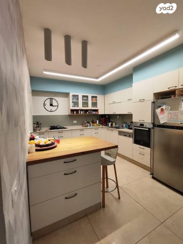 דירת גן, שלדג 2, סנסן, צור הדסה