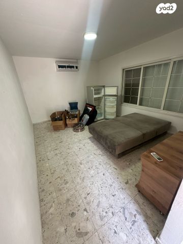 דירה, הרב אלימלך נויפלד 13, נאות גנים, נתניה