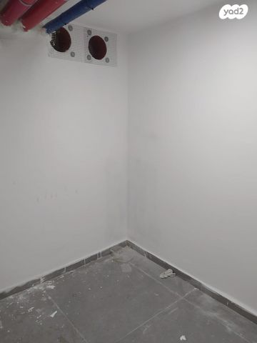 מחסן, דיזנגוף 35, מרכז העיר דרום, נתניה