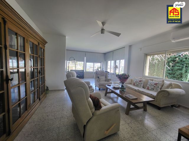 בית פרטי/ קוטג', מבשרת ציון