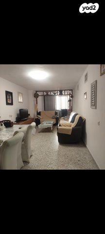 דירה, רבקה ומרדכי גובר 4, וייצמן, קרית מלאכי