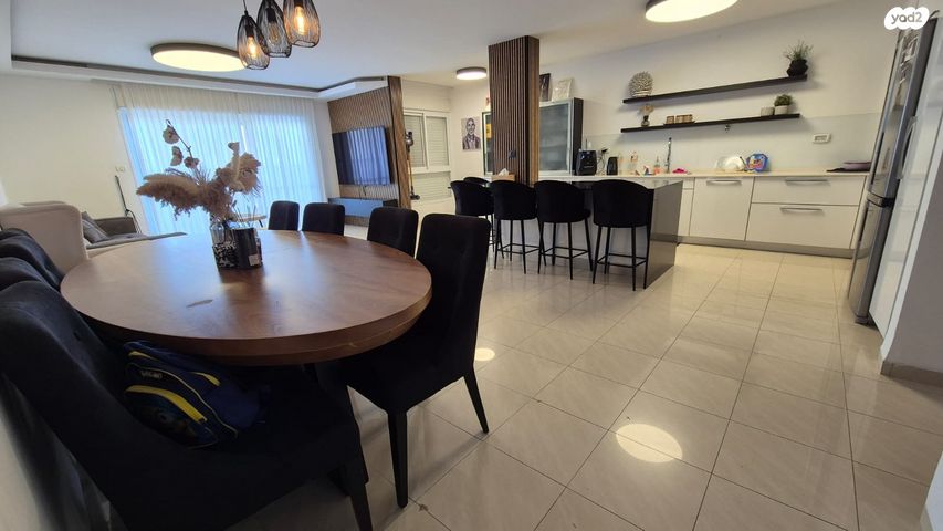 דירה, גולדה מאיר, שיכון עובדים, טבריה