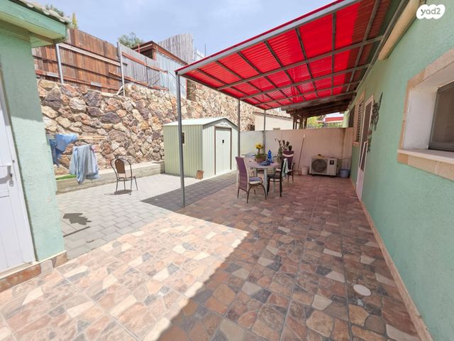 דו משפחתי, מעוף, ערד