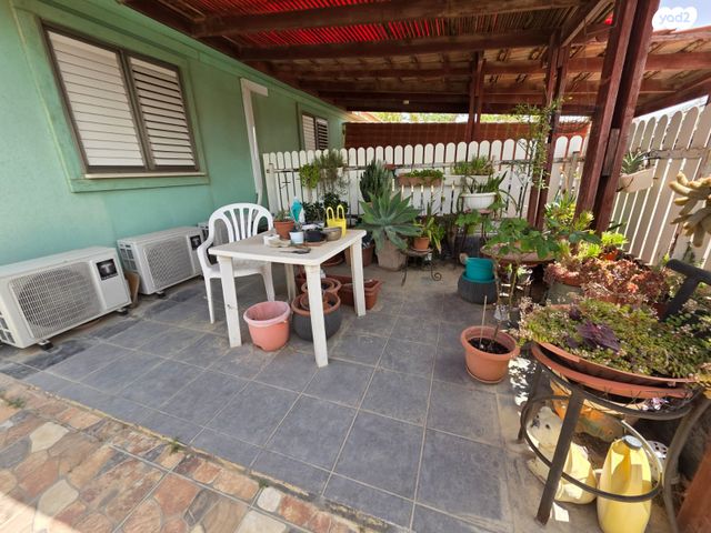 דו משפחתי, מעוף, ערד