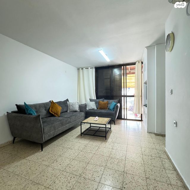 דירה, שדרות הורדים 15, גן שמואל, קרית מלאכי