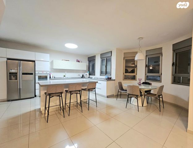 גג/ פנטהאוז, שושנה דמארי 3, קרית האמנים, מצליח, רמלה