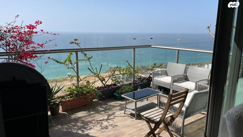 דירה, שדרות בן גוריון, אגמים, נתניה