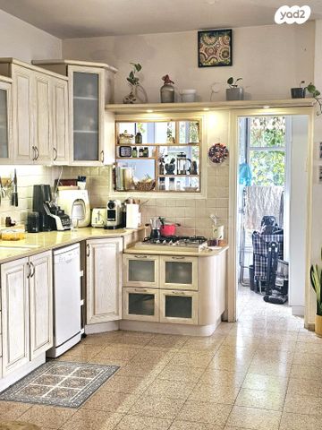 ד"ר מוסקוביץ' 23