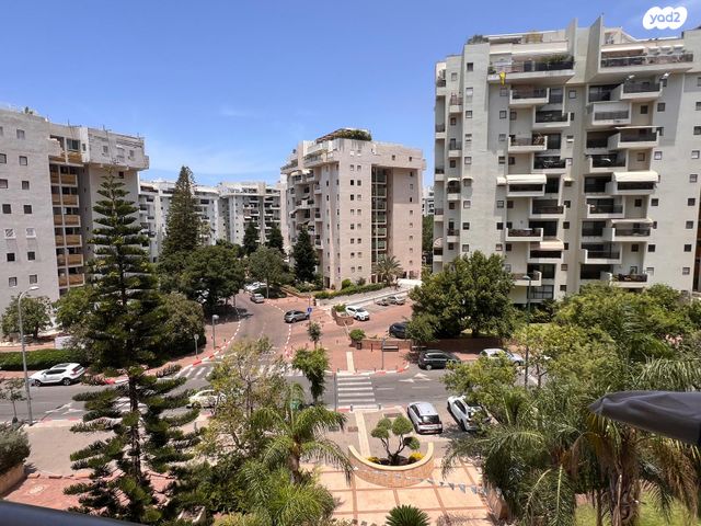 אורי צבי גרינברג 