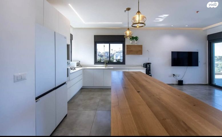 גג/ פנטהאוז, קיראון, קרית אונו