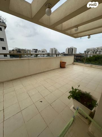 גג/ פנטהאוז, הרצליה