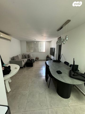 דירה, הגלעד, נאות יצחק רבין, רמלה