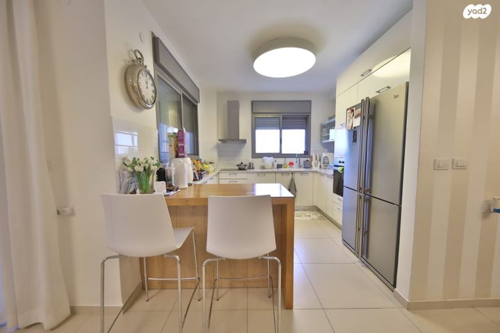 דירה, הפקאן, הפרפר, קרית ביאליק