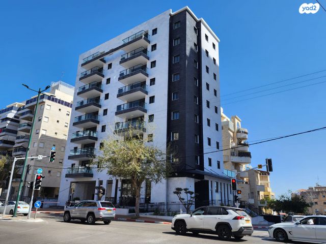 פתח תקווה 23