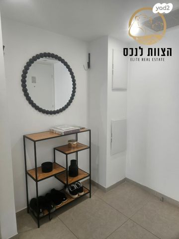 דירה, דרך העצמאות, ליבת העיר, יהוד מונוסון