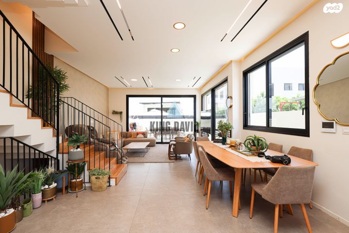 דו משפחתי, האור, שרונה, כפר יונה