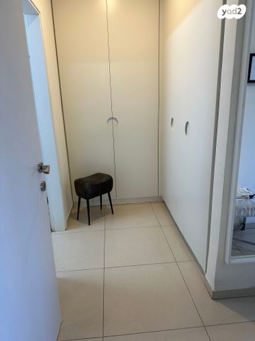 דירה, הפקאן, הפרפר, קרית ביאליק