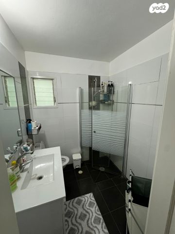 דירה, הגלעד, נאות יצחק רבין, רמלה