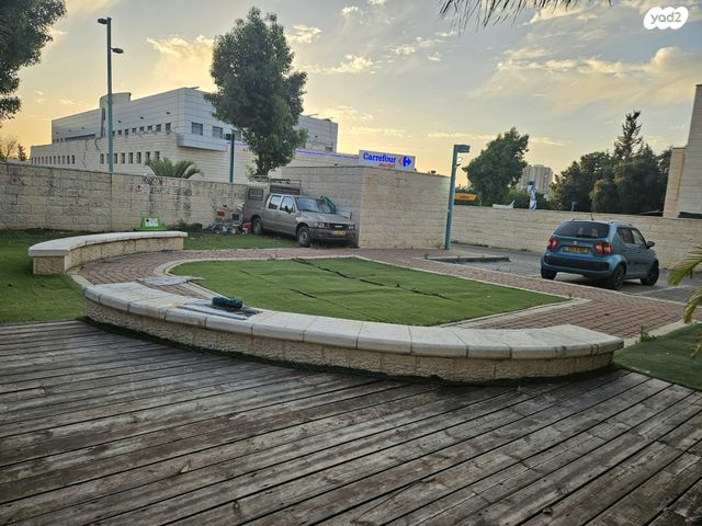 דירת גן, עוזי חיטמן, קרית האמנים, מצליח, רמלה