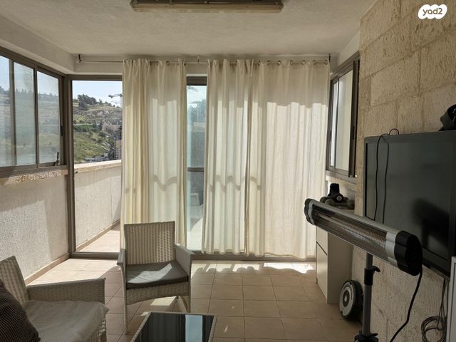 דירה, גרשון אבנר, ירושלים