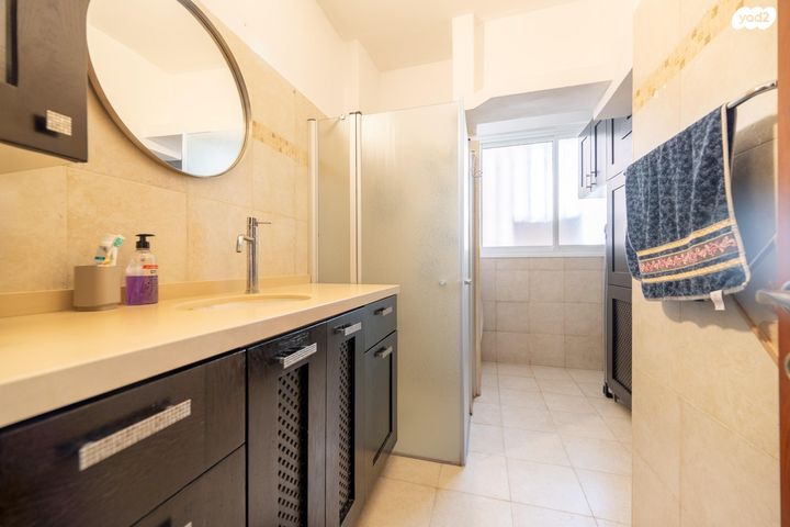 דירה, הרב עוזיאל, תקומה / קרית חזני, פתח תקווה