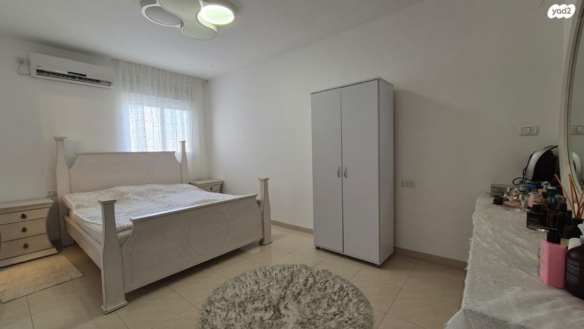 דירה, גולדה מאיר, שיכון עובדים, טבריה