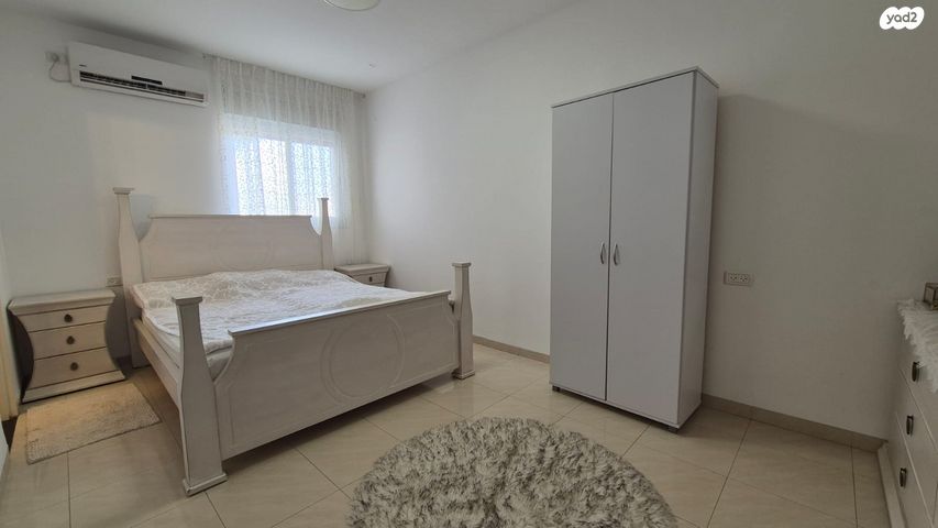 דירה, גולדה מאיר, שיכון עובדים, טבריה