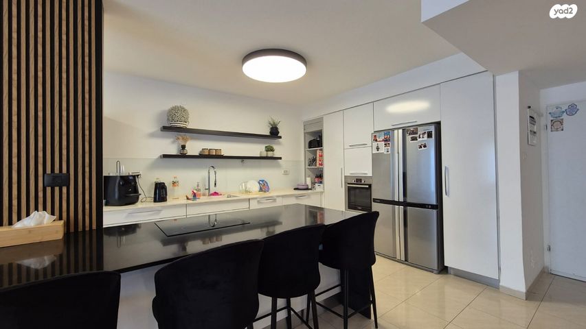 דירה, גולדה מאיר, שיכון עובדים, טבריה