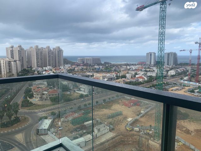 מודעת נכס, יוחנן הסנדלר, בת ים