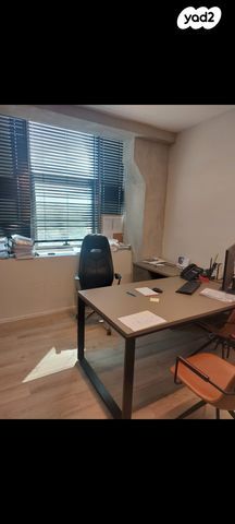 משרדים, מפעלי נחם הר טוב