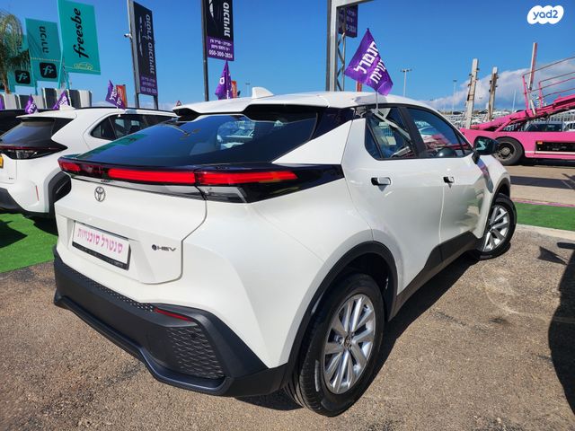מודעת רכב טויוטה C-HR 1