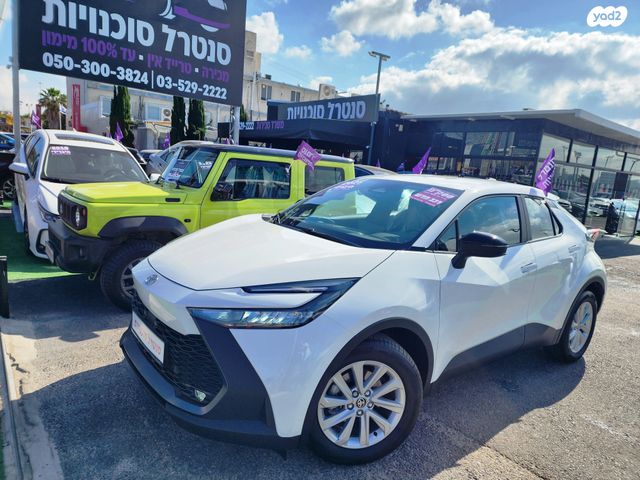 מודעת רכב טויוטה C-HR
