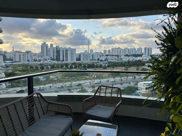 דירה, יצחק נבון 19, נאות אריאל שרון, קרית אונו