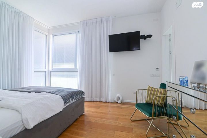 דירה, אהוד מנור, עיר ימים, נתניה