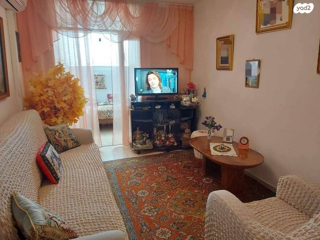 דירה, יעלים, ערד