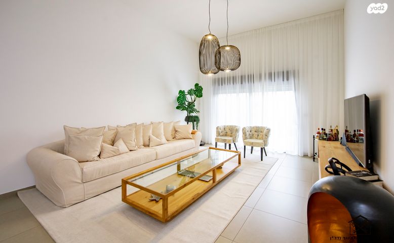 דירת גן, שלום עליכם, אגמים, נתניה