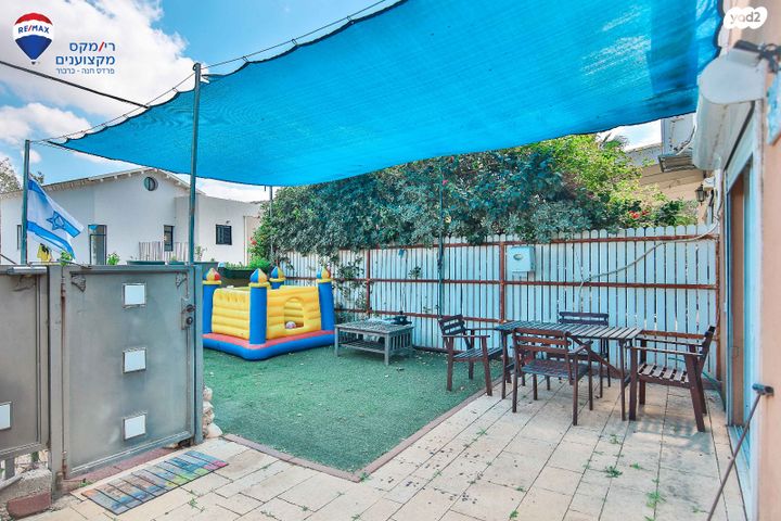 דו משפחתי, הקורל, בנימינה גבעת עדה