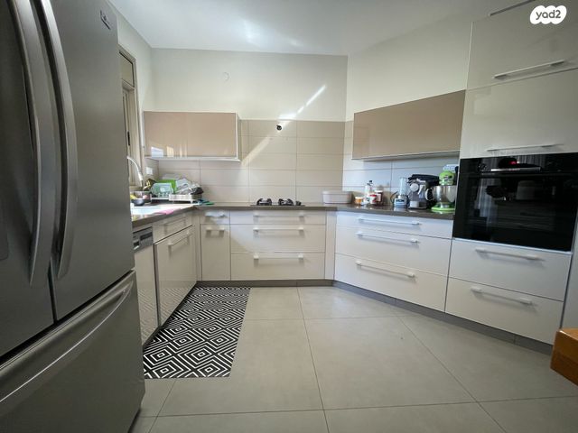 דירה, עוזי חיטמן, קרית אילון, חולון