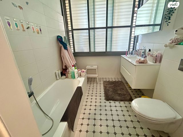 דירה, הנביאים, הרצליה הירוקה, נווה עובד, הרצליה