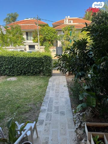 דו משפחתי, אני מאמין, קרית יערים, רמת השרון